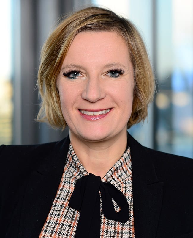 Portraitfoto von Susann Schwandtner, Senior Vermietungsmanagerin, HIH Real Estate